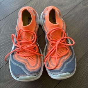 Nike free flyknit shoes size 7.5